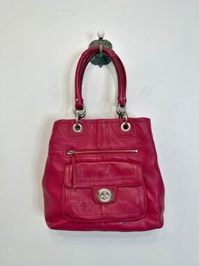Coach Red Pebble Leather Hampton TurnLock F15694 Shoulder Bag Purse Hobo